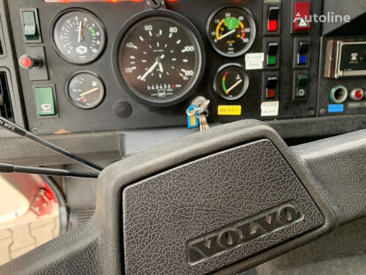 Camión de bomberos Volvo F613 Turbo / 2000l/min pump / 1000l foam / GOOD CONDITION: foto 12