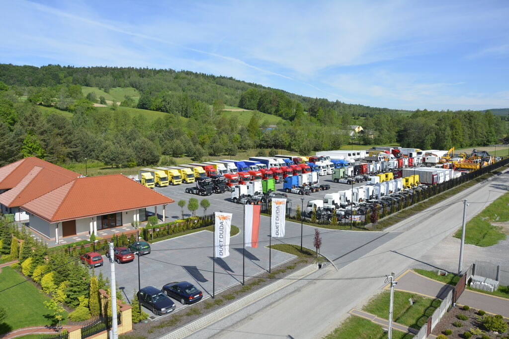 DUETDUDA - Maquinaria de construcción undefined: foto 1