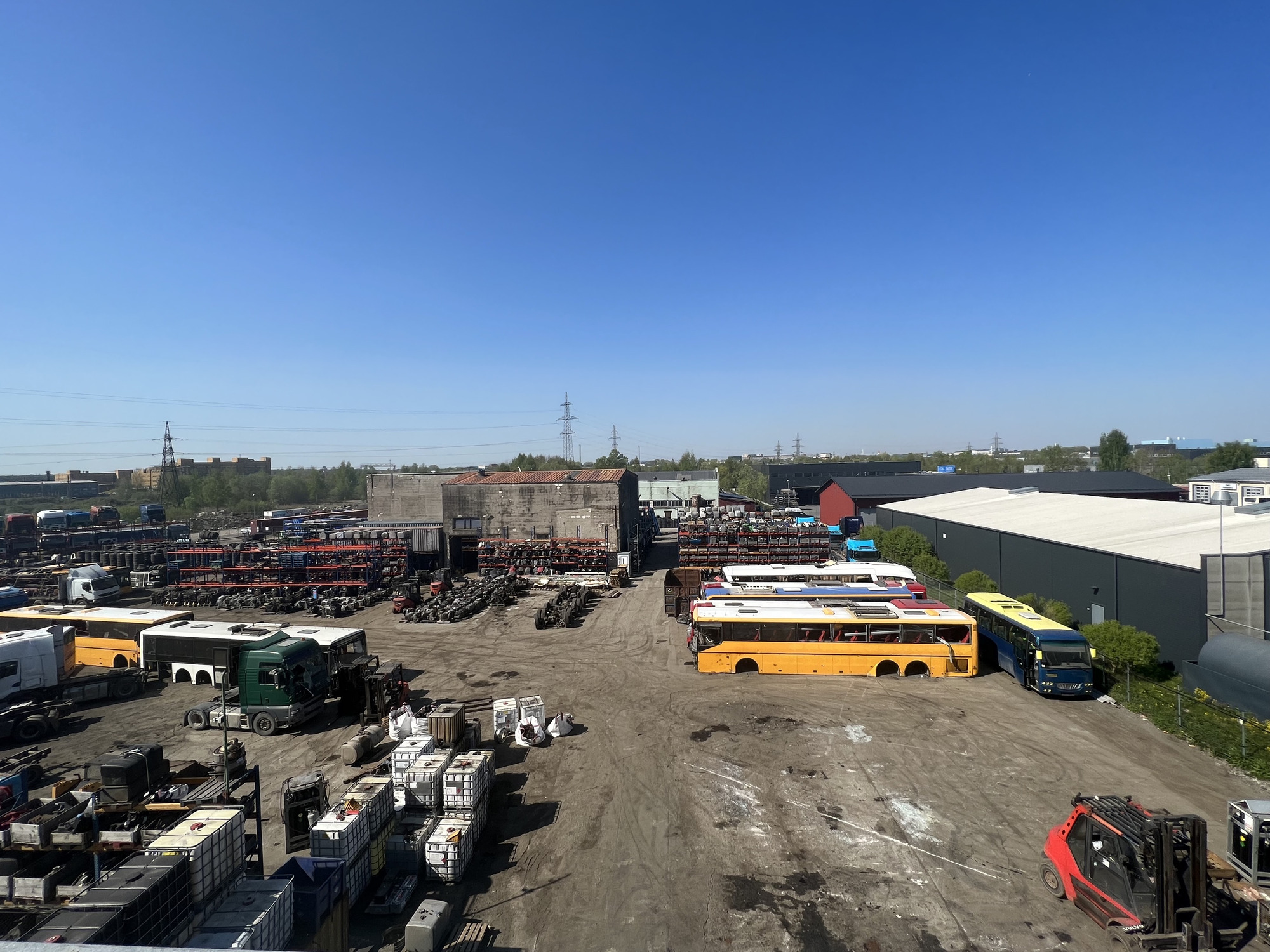 TruckParts Eesti OÜ - Maquinaria de construcción undefined: foto 2
