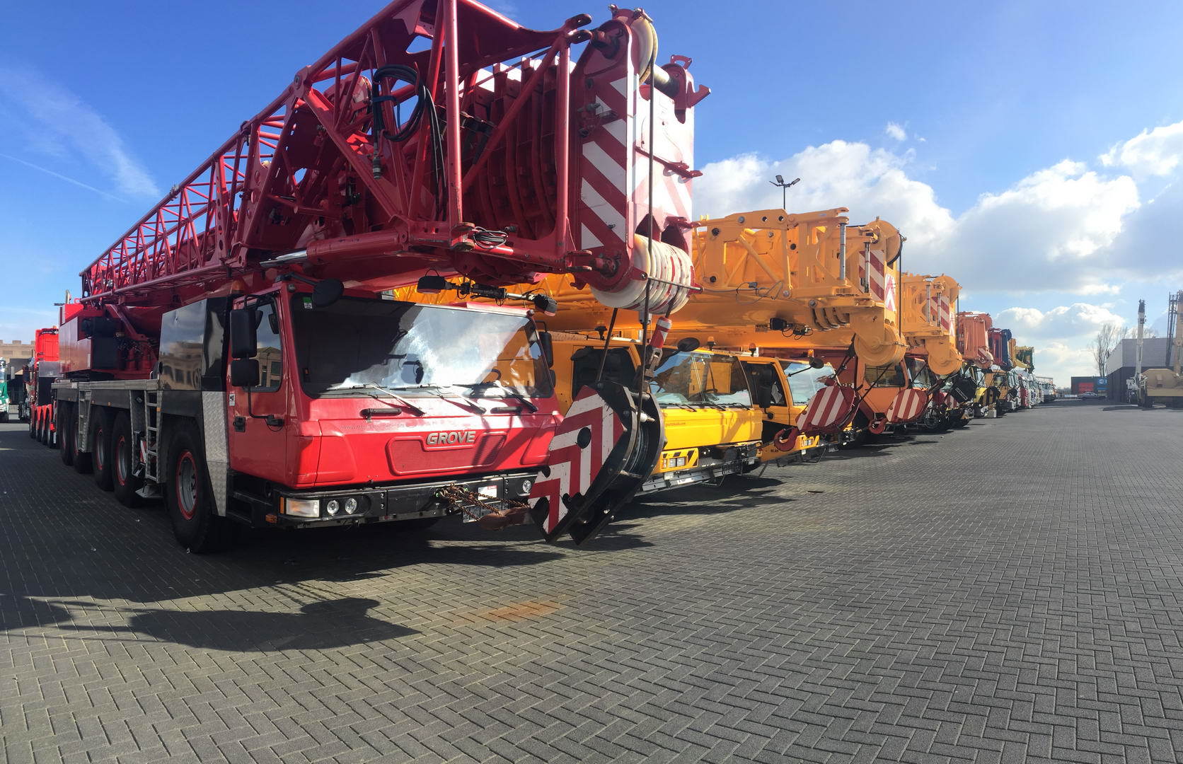 Geurts Trucks B.V. - Implementos undefined: foto 4
