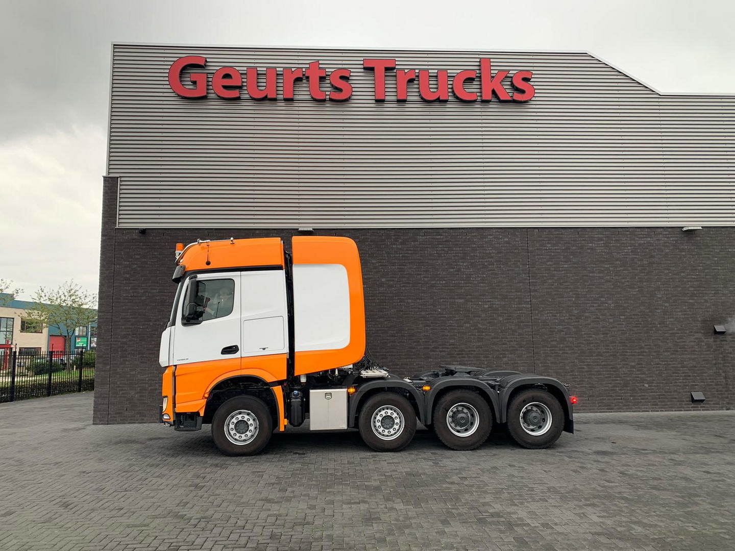 Geurts Trucks B.V. - Implementos undefined: foto 35