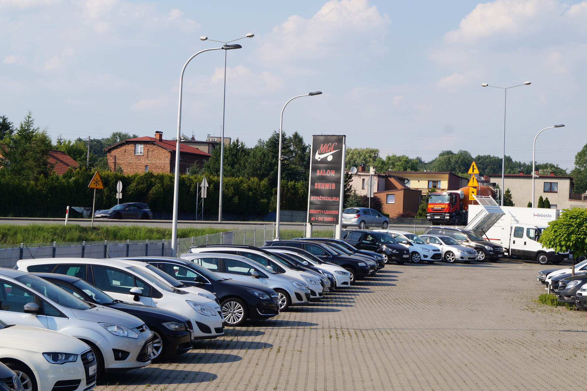 MGC CENTRUM SAMOCHODOW DOSTAWCZYCH - Equipos de manutención undefined: foto 5