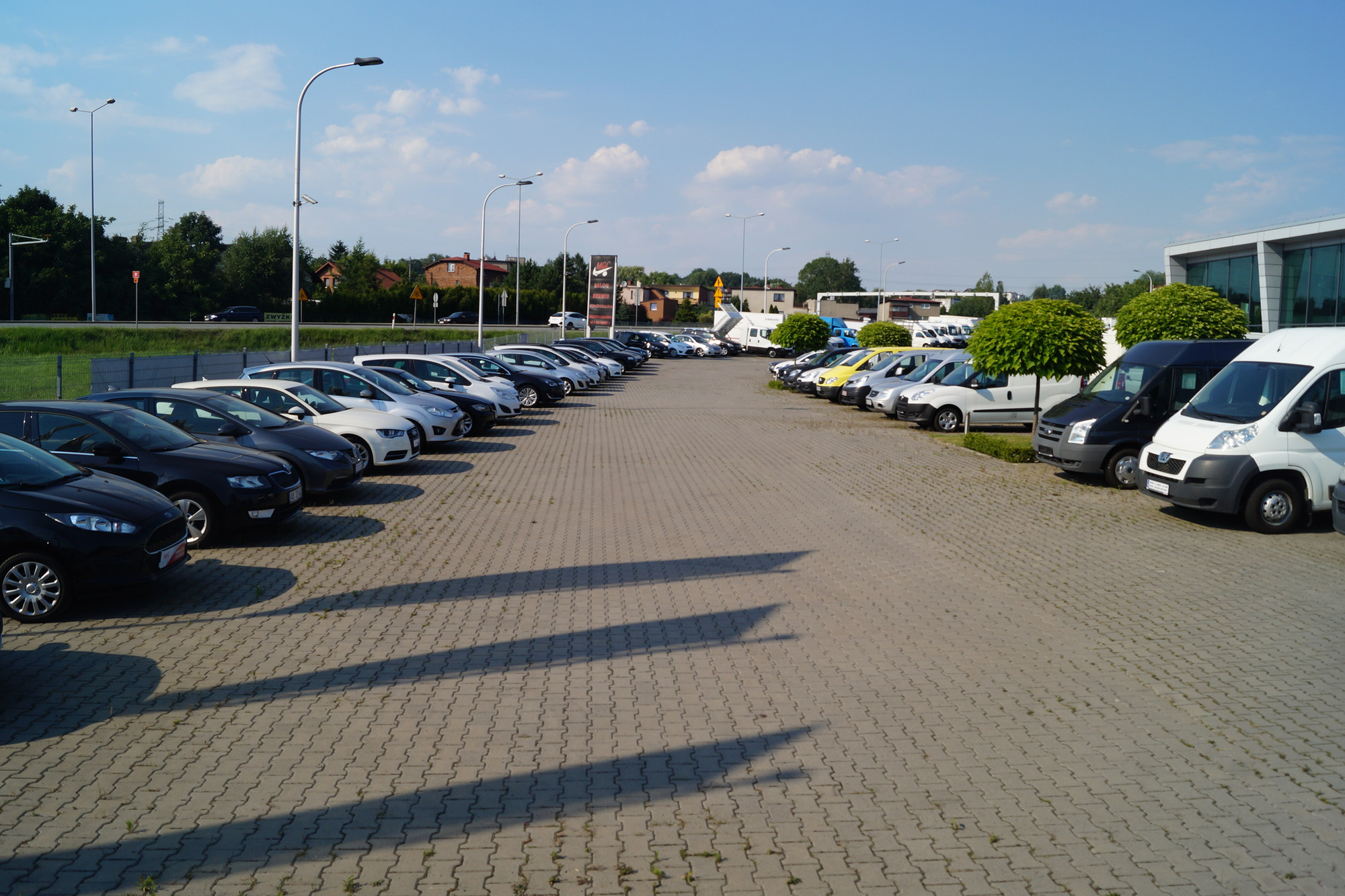 MGC CENTRUM SAMOCHODOW DOSTAWCZYCH - Equipos de manutención undefined: foto 4