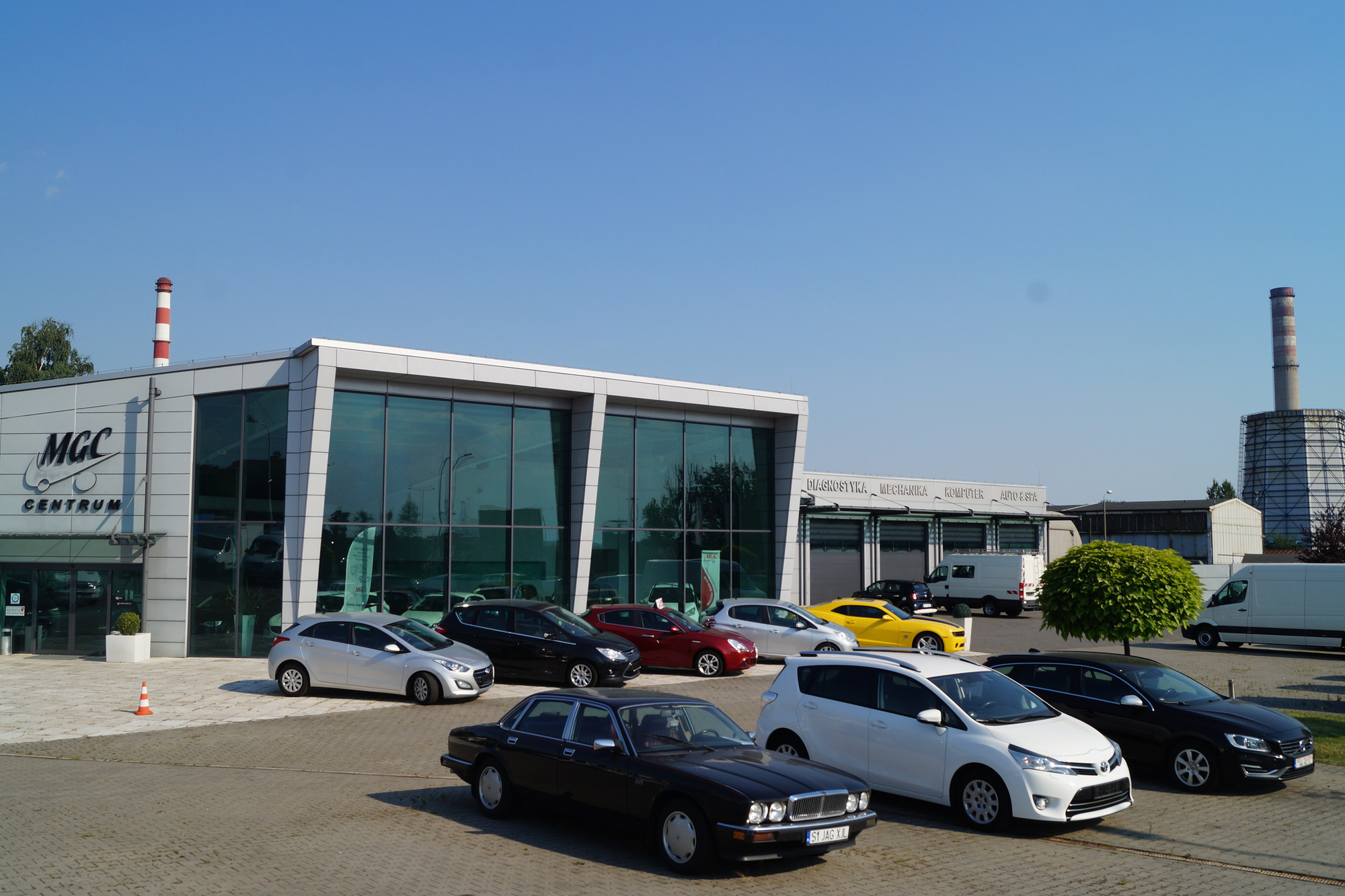 MGC CENTRUM SAMOCHODOW DOSTAWCZYCH - Equipos de manutención undefined: foto 7