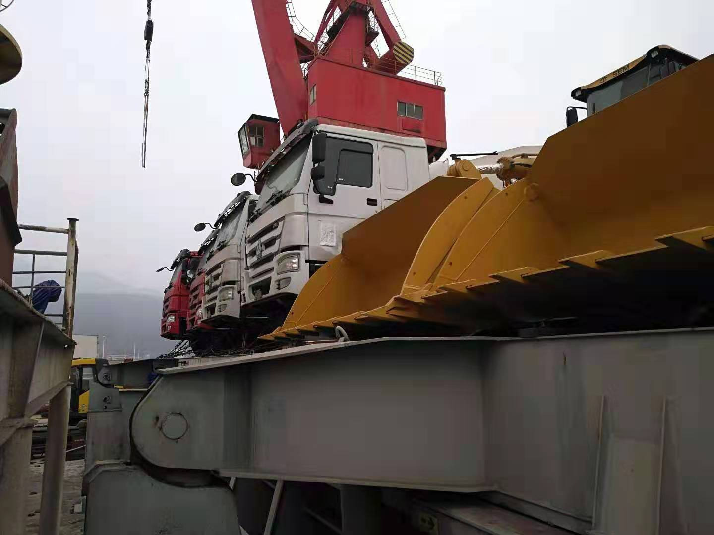 Shandong Guhong Auto Industrial CO., LTD - Camiones SINOTRUK HOWO - grúa para camión undefined: foto 9