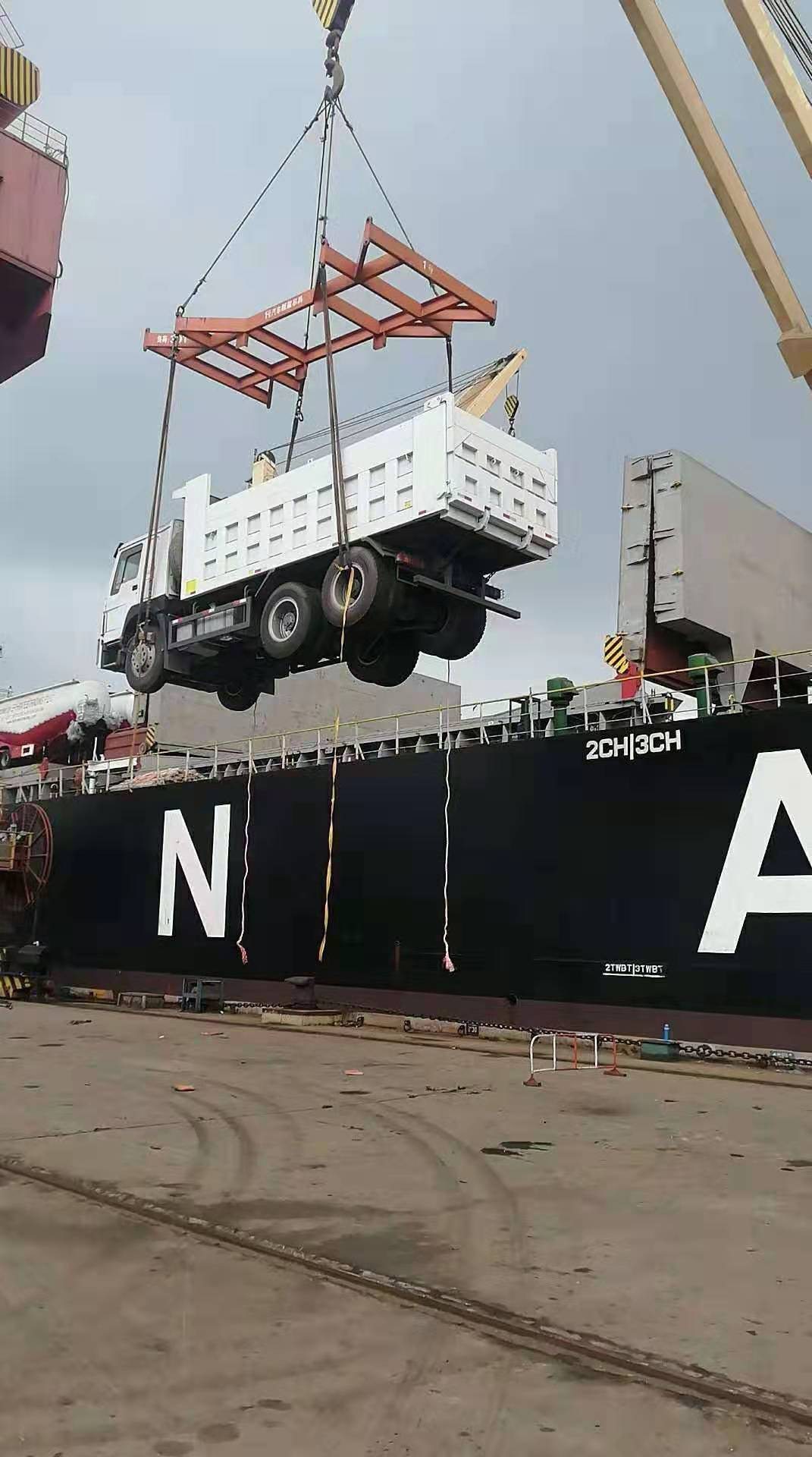 Shandong Guhong Auto Industrial CO., LTD - Camiones SINOTRUK HOWO - grúa para camión undefined: foto 4