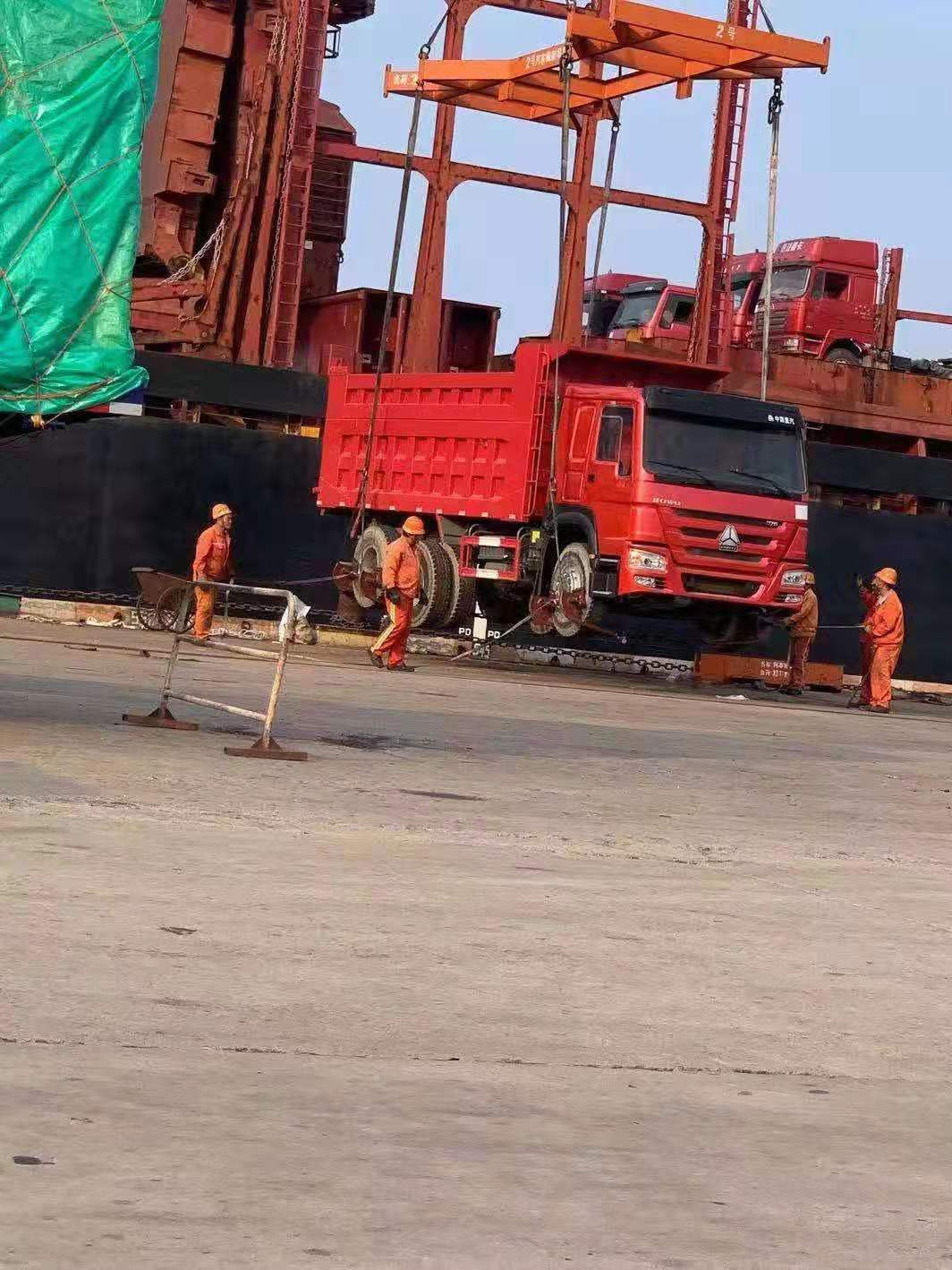 Shandong Guhong Auto Industrial CO., LTD - Camiones SINOTRUK HOWO - grúa para camión undefined: foto 5