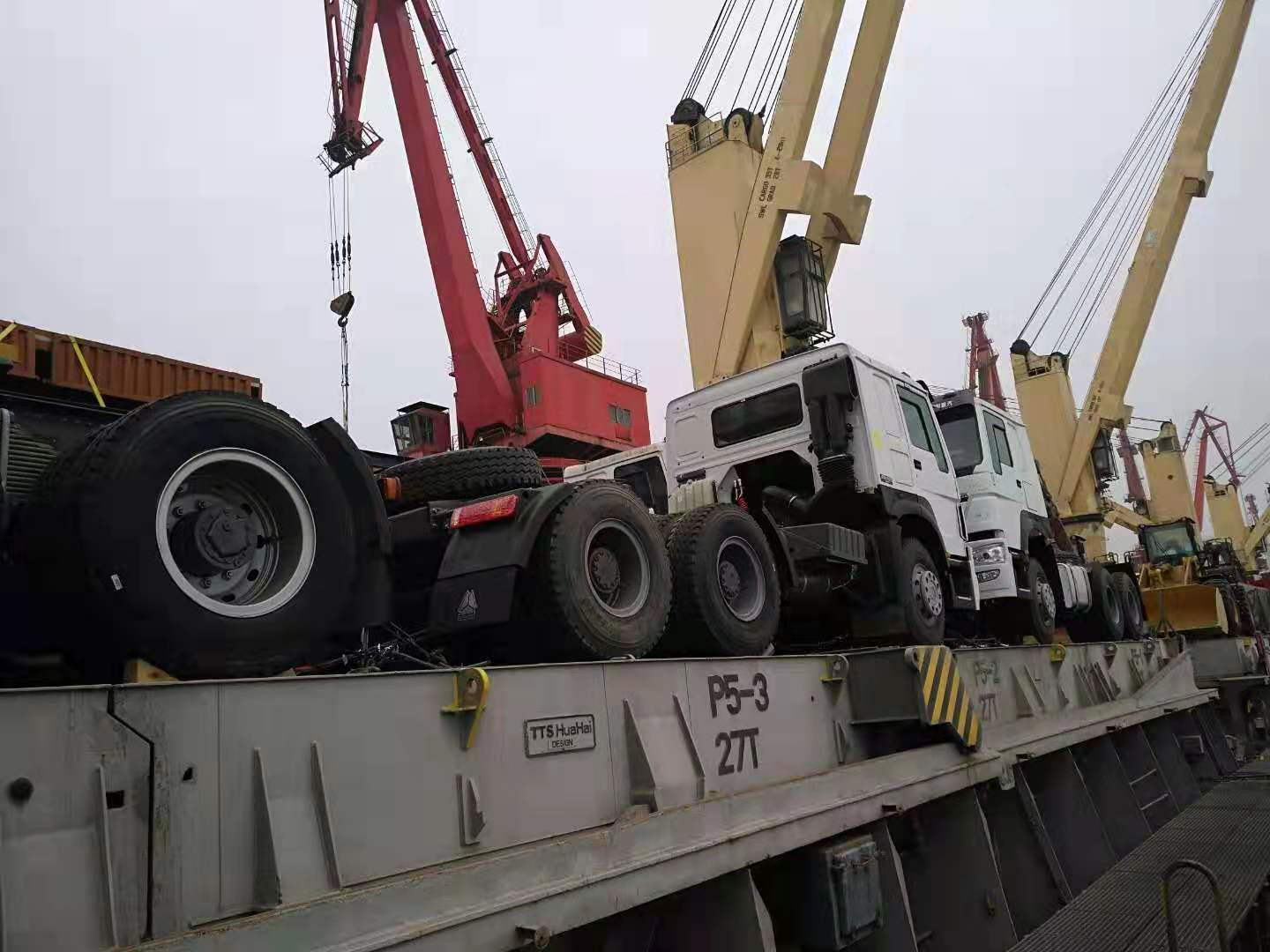 Shandong Guhong Auto Industrial CO., LTD - Camiones SINOTRUK HOWO - grúa para camión undefined: foto 8