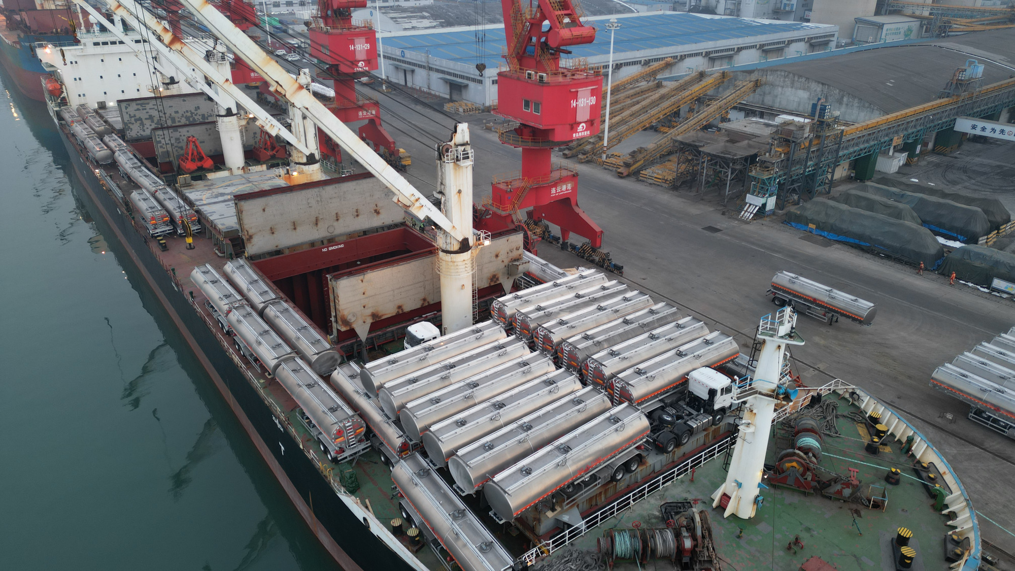 Qingdao Higher Weight Trade Co. LTD - Camiones SINOTRUK - Año: 2022, Euro 3 undefined: foto 2