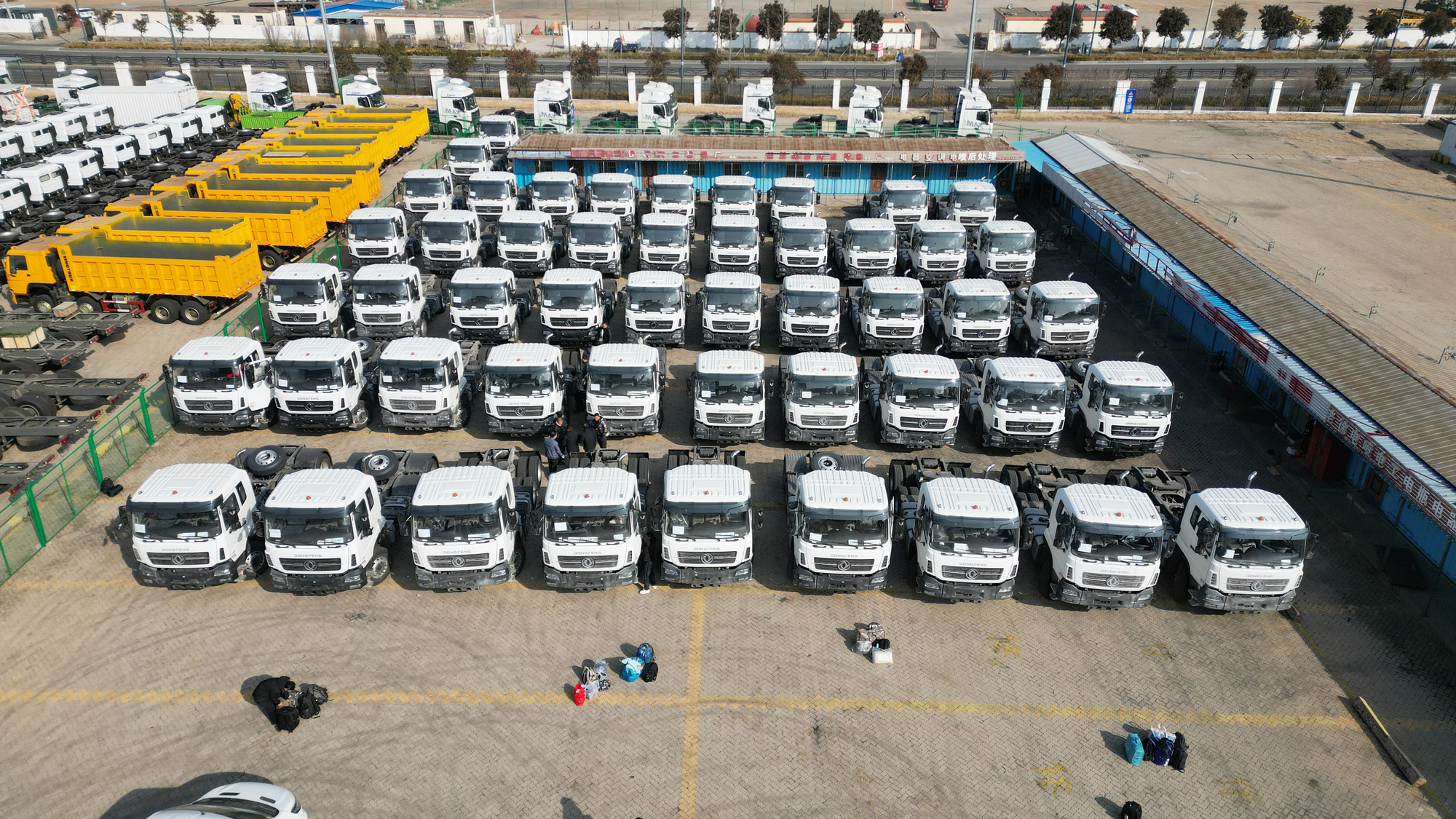 Qingdao Higher Weight Trade Co. LTD - Camiones SINOTRUK - Año: 2022, Euro 3 undefined: foto 1
