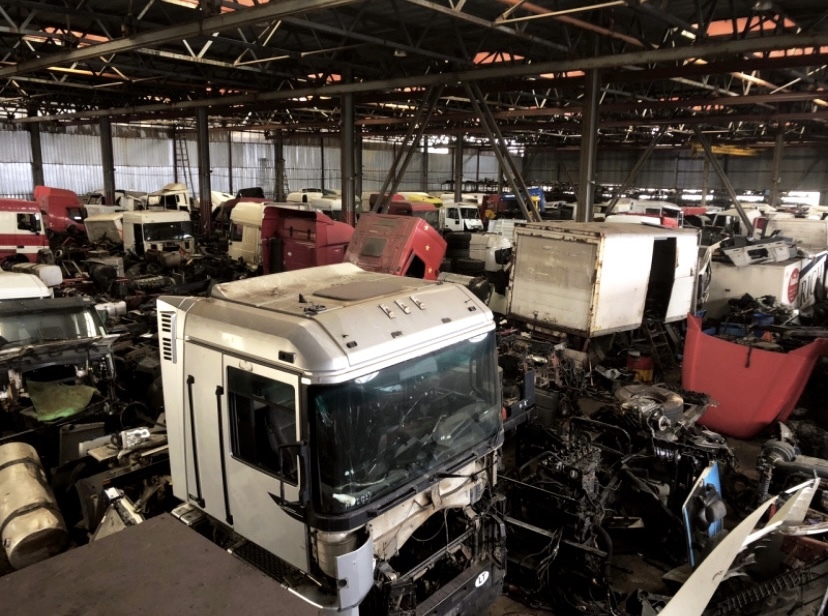 EGDA truckparts - Piezas de recambio HELLA undefined: foto 2