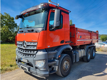 Volquete camión MERCEDES-BENZ Actros