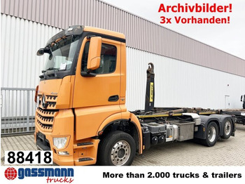 Multibasculante camión MERCEDES-BENZ Arocs