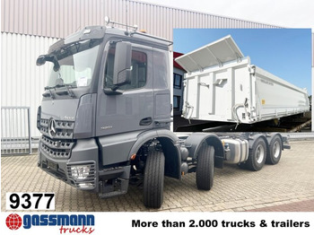 Volquete camión MERCEDES-BENZ Arocs 3251