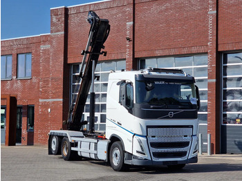Multibasculante camión VOLVO FH13 460
