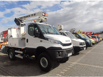 Camión con plataforma elevadora Iveco Daily 55S17W 4x4 Zwyżka 19m Versalift Lat 55 TB Time France: foto 3