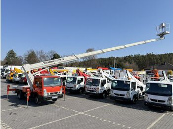 Camión con plataforma elevadora NISSAN