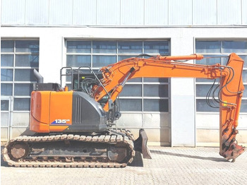 Excavadora de cadenas Hitachi ZX 135 US-6: foto 5
