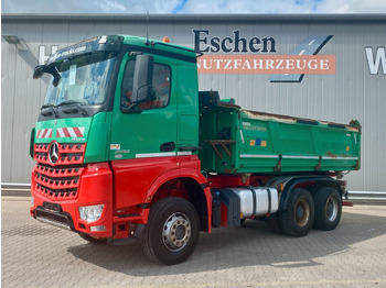 Volquete camión MERCEDES-BENZ Arocs 2652