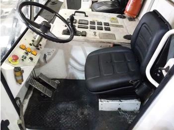 Remolcador de aviones Pushback Tractor TLD TMX400-30: foto 4 Remolcador de aviones Pushback Tractor TLD TMX400-30: foto 4