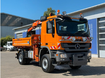 Volquete camión MERCEDES-BENZ Actros 2044