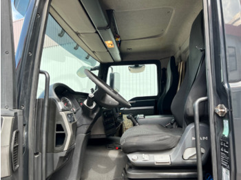 Foto del interior 1: Camión caja cerrada MAN TGL 12.220 4X2 BL TGL 12.220 4X2 BL mit MBB LBW 1500K Foto del interior 1: Camión caja cerrada MAN TGL 12.220 4X2 BL TGL 12.220 4X2 BL mit MBB LBW 1500K