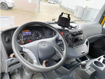 Foto del interior 1: Camión grúa, Camión caja abierta Mercedes-Benz Axor 1833 L 4x2 Axor 1833 L 4x2 mit Heckkran Hiab XS 133 K-2