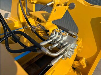Implemento para Maquinaria de construcción nuevo Cat D8R Multi Shank Ripper: foto 3