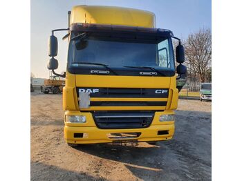 Camión caja cerrada DAF CF 65 220