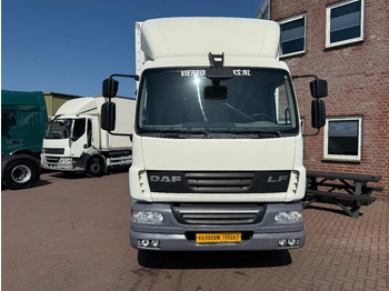 Camión caja cerrada DAF LF 55.250 LF55-250 Box with lift / Manual gearbox Euro5: foto 2