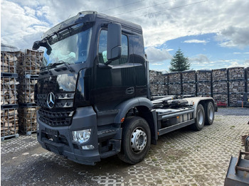 Multibasculante camión MERCEDES-BENZ Arocs 2648