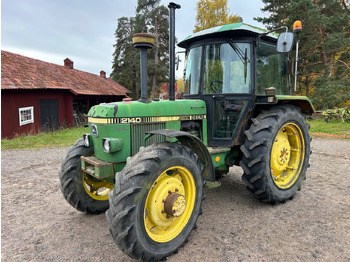 Tractor JOHN DEERE 2140