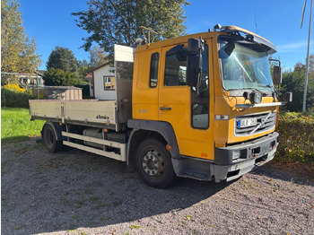 Camión VOLVO FL 220