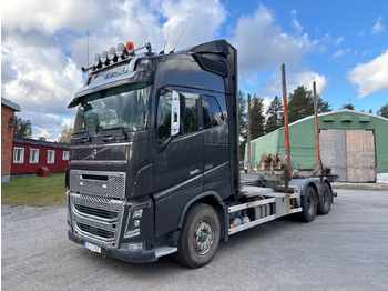 Camión forestal VOLVO FH16