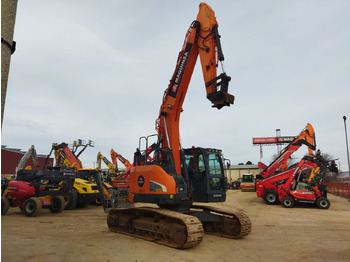 Excavadora de cadenas DOOSAN DX235LCR