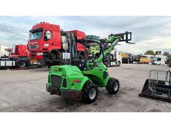 Minicargadora de cadenas Avant 745 TDL (BELGIAN MACHINE / TOP CONDITION / 4X4 OPTIDRIVE / INCL ATTACHMENTS): foto 5 Minicargadora de cadenas Avant 745 TDL (BELGIAN MACHINE / TOP CONDITION / 4X4 OPTIDRIVE / INCL ATTACHMENTS): foto 5