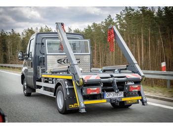 Portacontenedor de cadenas camión IVECO Daily 70c18