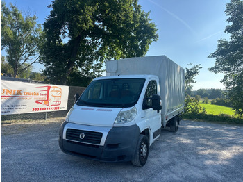 Furgoneta con caja de lona FIAT Ducato 2.3