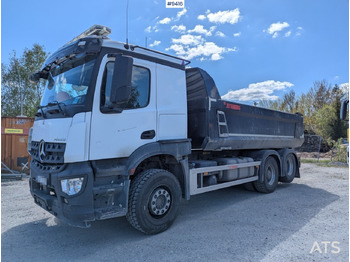 Volquete camión MERCEDES-BENZ Arocs