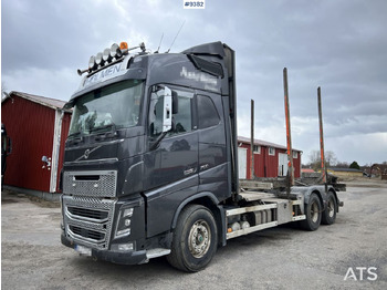 Camión forestal VOLVO FH16