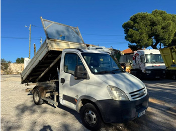 Volquete furgoneta IVECO Daily 35C15