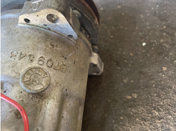 Compresor de aire acondicionado para Maquinaria agrícola Claas Scorpion - sprężarka kompresor klimatyzacji Sanden S8227 B709S43 3157920: foto 2 Compresor de aire acondicionado para Maquinaria agrícola Claas Scorpion - sprężarka kompresor klimatyzacji Sanden S8227 B709S43 3157920: foto 2