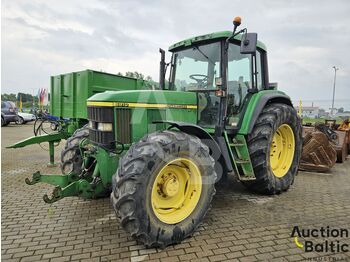 Tractor JOHN DEERE 6810