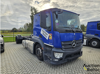 Chasis camión MERCEDES-BENZ Actros 1843