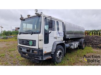 Cisterna camión VOLVO FL 220