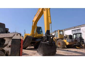 Excavadora de cadenas KOMATSU PC200-7: foto 3