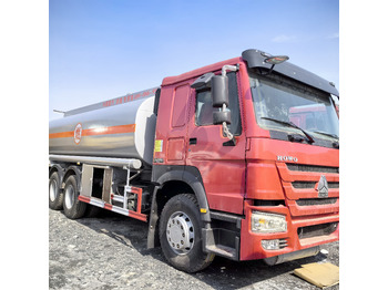 Cisterna camión SINOTRUK Howo 6x4: foto 2