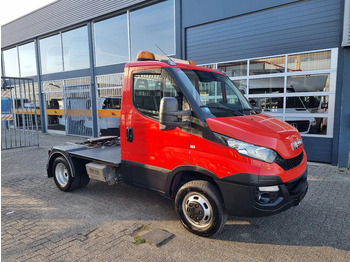Cabeza tractora IVECO Daily