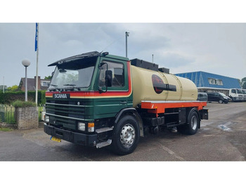 Cisterna camión SCANIA P82