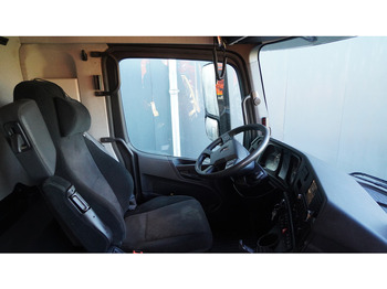 Foto del interior 1: Camión grúa Mercedes-Benz AROCS 3542 8X4 2 SIDE TIPPER WITH HMF Z 1943 CRANE 407.000KM